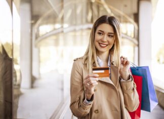 Cinco hábitos de consumo que mantêm a classe média estagnada