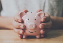 Американці задихаються в боргах: Майже дві третини відчувають фінансовий стрес