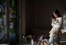 Бум бойфрендів зі штучним інтелектом у Китаї: коли цифровий роман стає справжнім