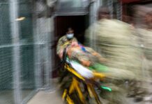 Profissionais de saúde pública demitem-se por causa de destacamentos em Guantánamo