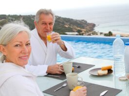 Чи можете ви дозволити собі подорожувати щороку на пенсії? Експерти зважують