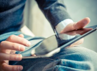 Надмірна Залежність від Акцій Технологічних Гігантів Створює Приховані Ризики для Портфеля