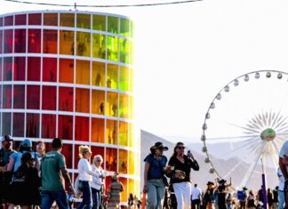 Я переглянув 18 годин вертикального прямого ефіру Coachella, і все, що я отримав, — це паршивий FOMO