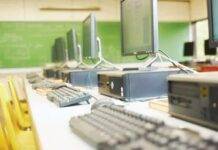 Чому постіндустріальні економіки аутсорсять виробництво
